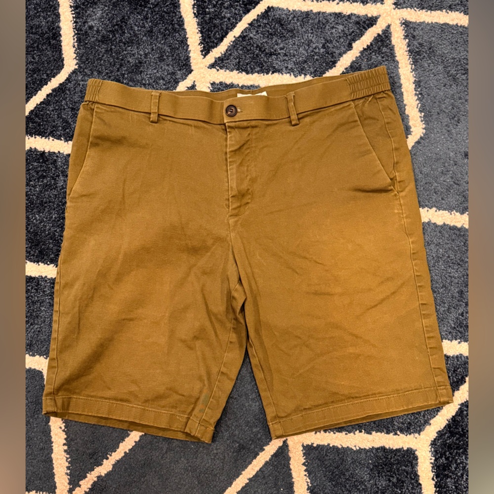 Men's Flat Front Vintage Shorts in Olive Brown